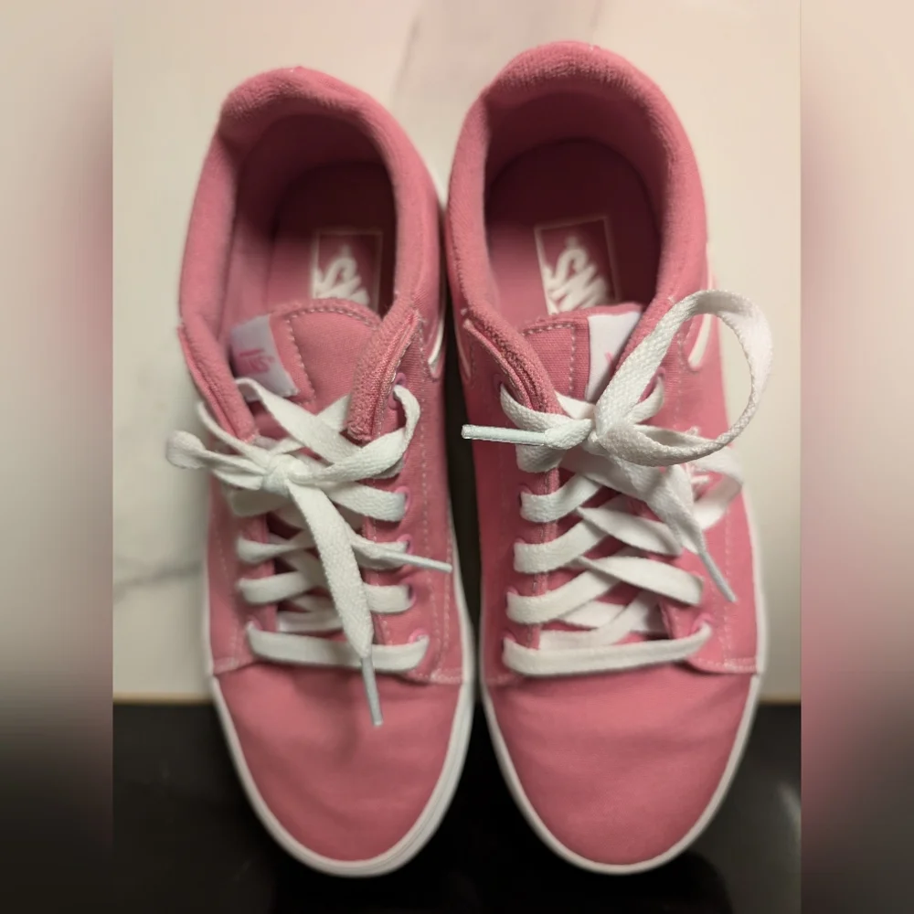 Vans Women's Seldan Lace Up Sneaker Fuchsia SoftMoc Size 8 NWOT MSRP $85.96 - Picture 7 of 10